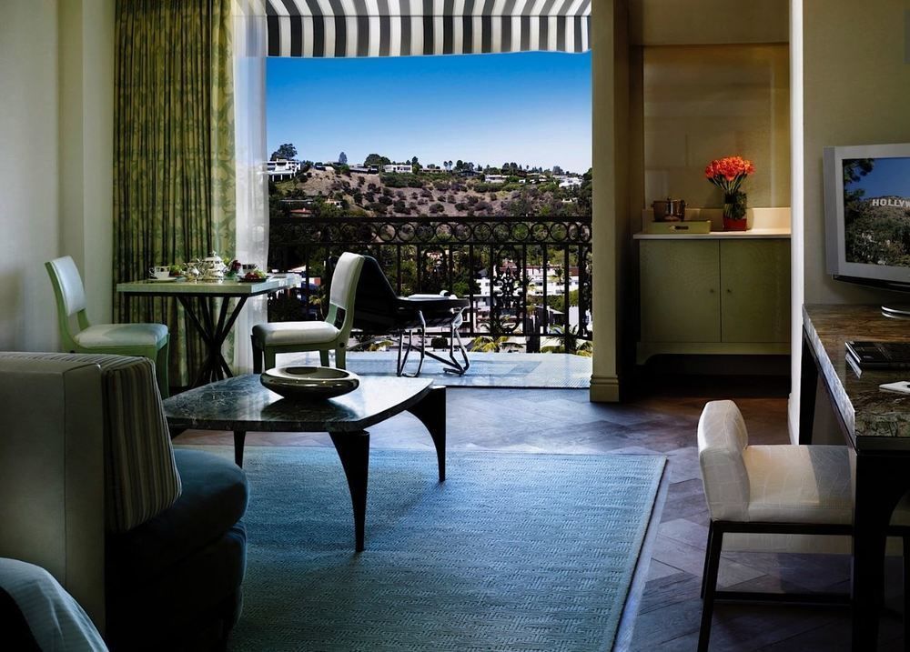 The London West Hollywood At Beverly Hills Bagian luar foto A room at the Beverly Hills Hotel