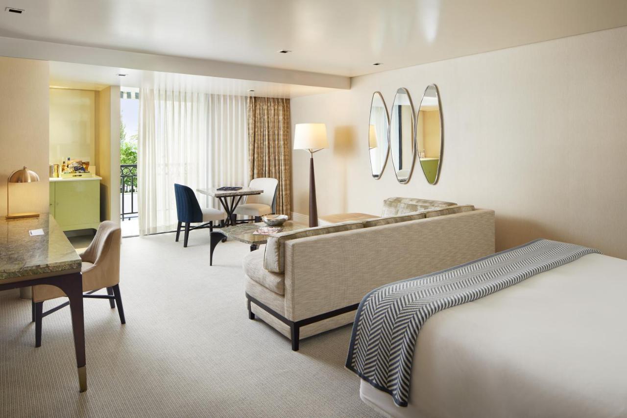 The London West Hollywood At Beverly Hills Bagian luar foto A suite at The Ivy Hotel