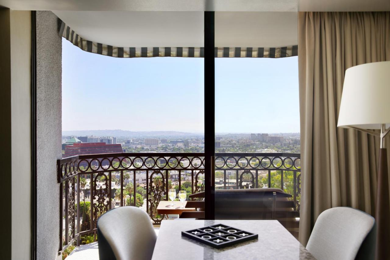The London West Hollywood At Beverly Hills Bagian luar foto View from a suite