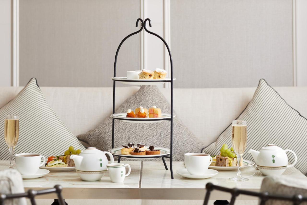 The London West Hollywood At Beverly Hills Bagian luar foto A three-tiered cake stand