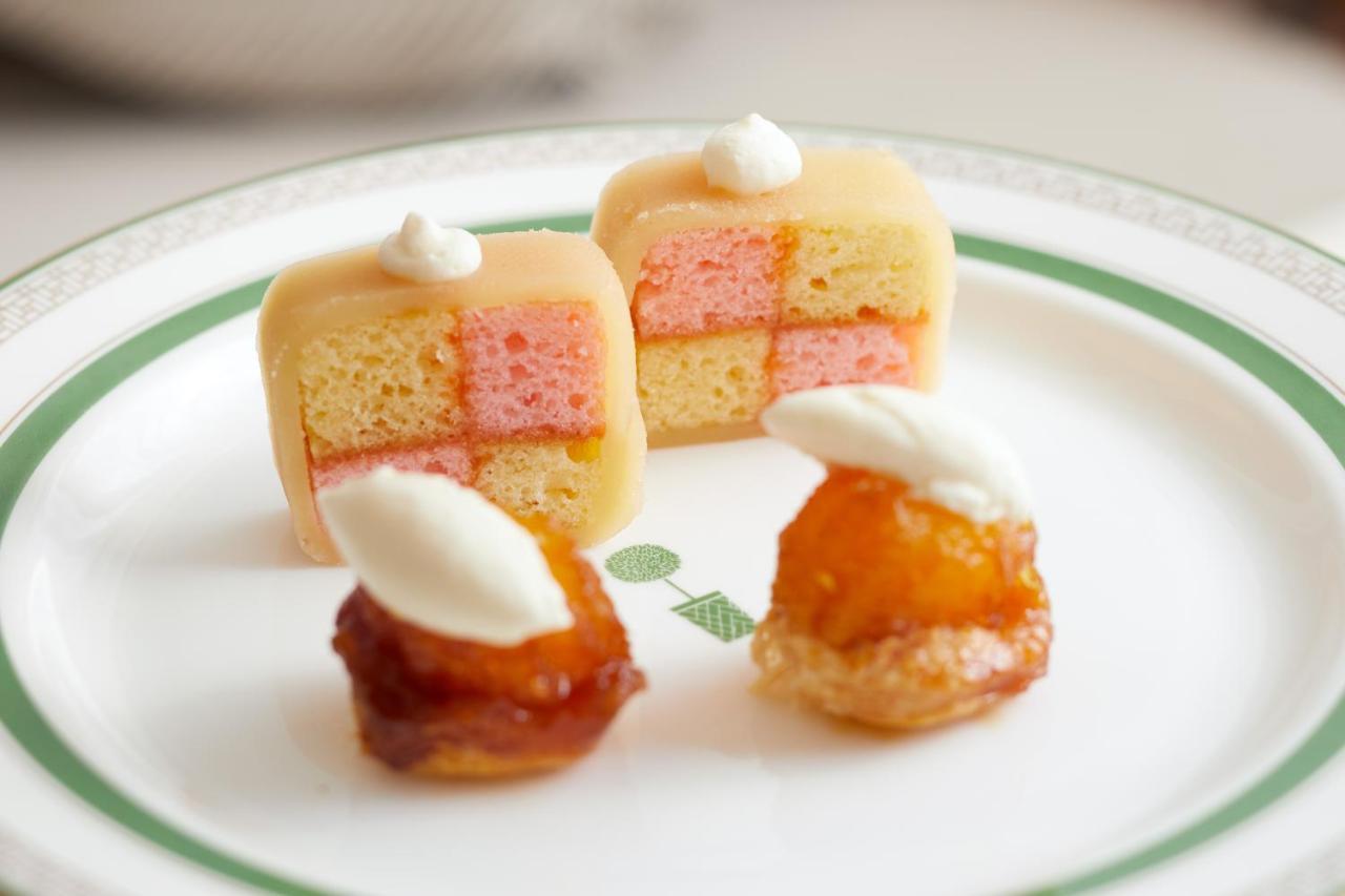 The London West Hollywood At Beverly Hills Bagian luar foto Petit fours