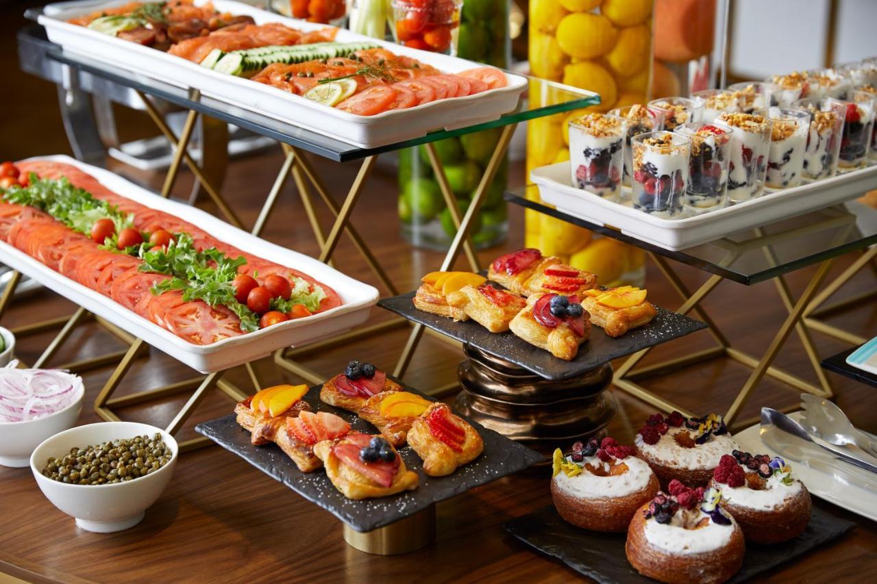 The London West Hollywood At Beverly Hills Bagian luar foto A buffet